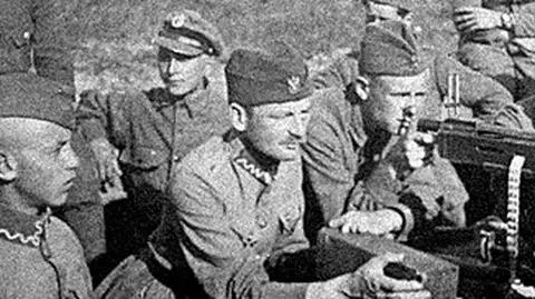 "Sowiecka kawaleria wkracza do stolicy Polski"