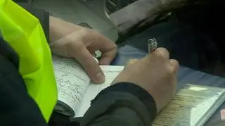 Mundurowi zaprzestaną karania mandatami, będą przeprowadzać szczegółowe kontrole