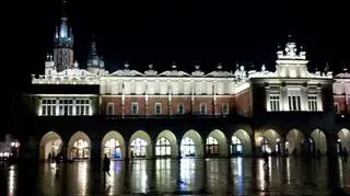 Szybkie połączenie kolejowe na trasie Kraków – Katowice, jedna karta metropolitarna i wspólne ośrodki akademickie, to planowany efekt intensywnej współpracy między Śląskiem a Małopolską. Samorządowcy planują przygotowanie strategii wspólnego rozwoju dla tych województw. To pierwsze tego typu porozumienie w Polsce.