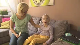 Pani Sylwia samotnie wychowuje niepełnosprawną 7-letnią Natalię