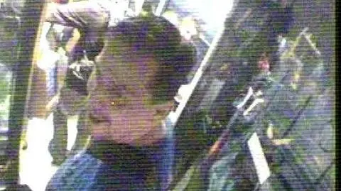Policja szuka mężczyzny, który zaatakował pasażera w autobusie