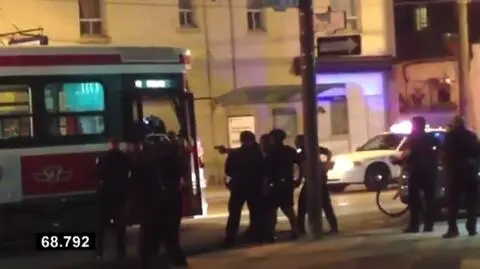 Policja strzela do 18-latka. "Miał nóż, nie pistolet, miał tylko nóż" 