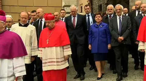 W procesji szło kilka tysięcy osób, poza premier, m