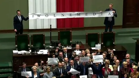 PiS grozi ukaraniem protestujących posłów. "Czekamy na te kary"