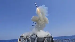 Pocisk wystrzeliwany z okrętu USS Barry. Tak USA mogą zaatakować Syrię 