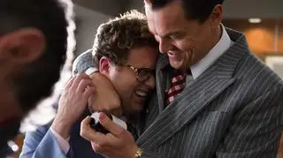 Jonah Hill i Leonardo DiCaprio w jednej z głośnych narkotykowych scen w "Wilku z Wall Street"