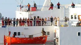 W 2008 roku somalijscy piraci porwali ukraiński statek MV Faina, przewożący do Kenii 33 czołgi T-72