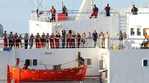 Piraci porwali tankowiec. Na pokładzie 16 członków załogi