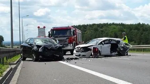 Zderzenie dwóch aut pod Gorzowem. Ranne 7 osób, w tym dzieci
