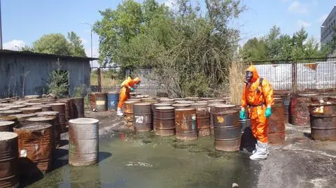 Chemikalia do pilnej utylizacji. Władze Zabrza ogłaszają przetarg