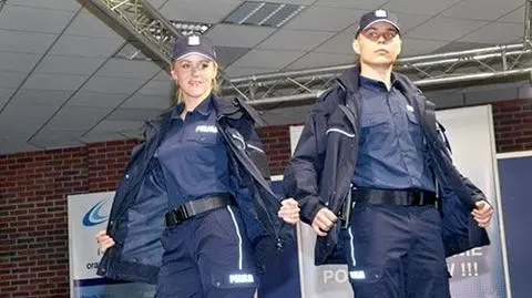 "Policja" odkleja się od spodni. Będzie reklamacja