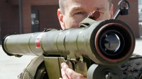 AMW sprzedała prywatnej firmie 153 rakiety "Strzała-2M", 153 wyrzutnie do nich oraz 78 mechanizmów startowych