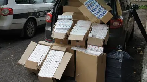Nielegalne papierosy i fałszywe dokumenty. Ojciec i syn zatrzymani