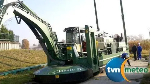Pływający kombajn obroni przed powodzią