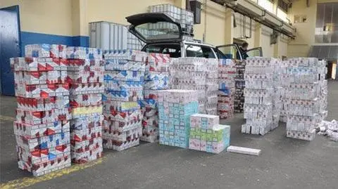 Tysiące papierosów w passacie