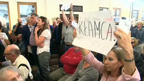 Jak politycy reagują na niewygodne pytania?