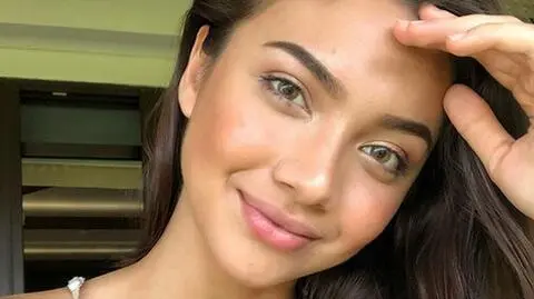 Angela Gilsha Panari - indonezyjska modelka o dziecku płaczącym w samolocie