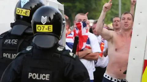 Protestanci maszerowali w Belfaście, zamieszki
