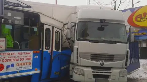 Wrocław: Zderzenie tramwaju z ciężarówką w centrum Wrocławia