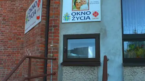 Olsztyn. Dwoje dzieci w oknie życia. Matka odnaleziona i przesłuchana
