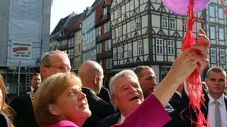 Decyzja Joachima Gaucka stawia Angelę Merkel w trudnej sytuacji