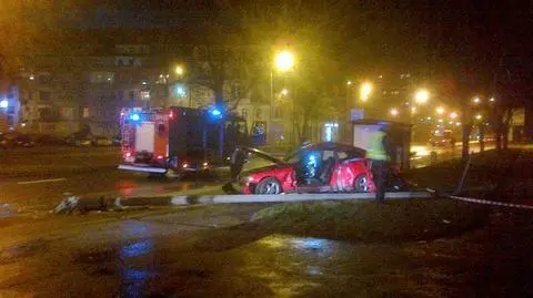 Pijany kierowca bmw ściął latarnię 