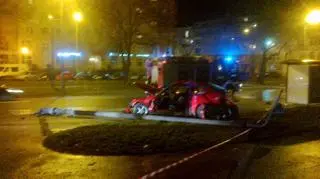 Pijany kierowca wjechał w latarnię