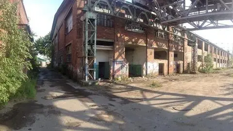 Znikną kolejne budynki na terenach postoczniowych. W miejscu hali 88A będzie ulica