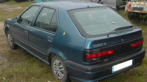 Kradzionym samochodem, po pijaku i z narkotykami. Podróż zakończył w areszcie