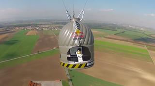 Baumgartner w skali 1:350