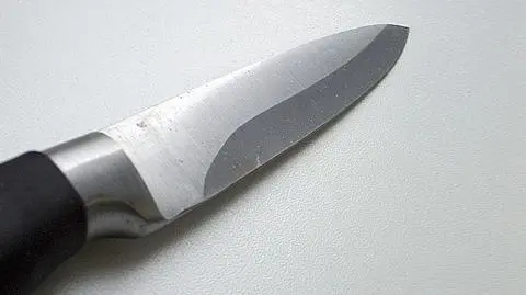 Ranił nożem za zniszczoną koszulę. "Chciałem tylko postraszyć"