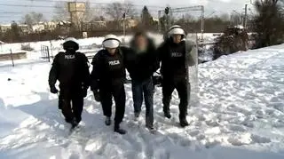 Zarzuty usłyszało 13 pseudokibiców