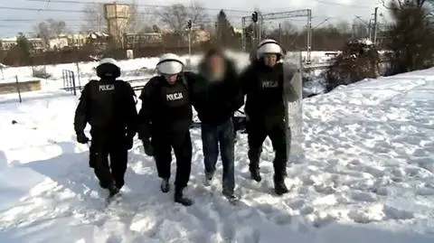 Zarzuty dla kibiców, którzy zatrzymali pociąg 