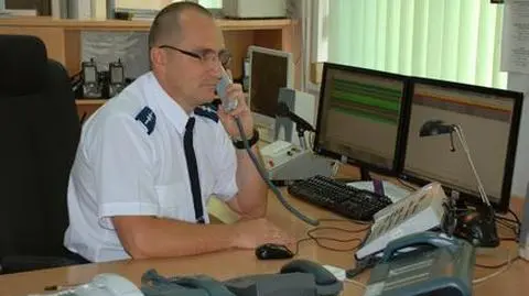 "Oddycha, tak?" Policjant uratował niemowlaka przez telefon