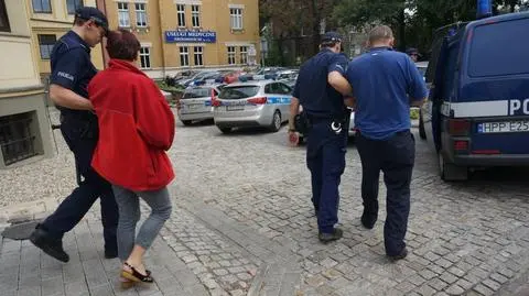 14-miesięczne dziecko wypadło z okna. Opiekunowie byli nietrzeźwi