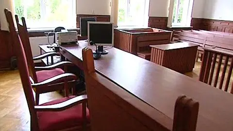 Minister obstaje przy likwidacji sądów. "Bronią stołków"
