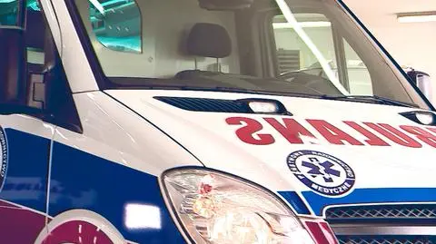 Agresywny 24-latek pokopał karetkę. Grozi mu 5 lat więzienia