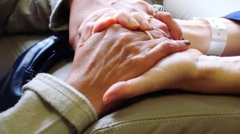 Przycisk na nadgarstku ma ratować życie 