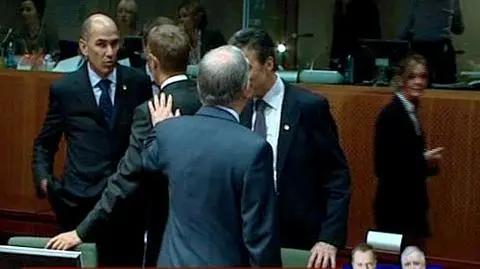Tak się witali Tusk i Kaczyński