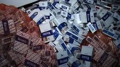 Cegłami przykryli 5,5 mln papierosów