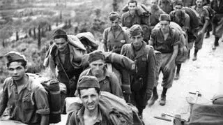 Włoscy żołnierze schwytani przez Niemców na Korfu we wrześniu 1943 r