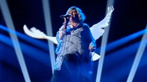 "Zaśpiewałaś to tak, jakby to było w smażalni"