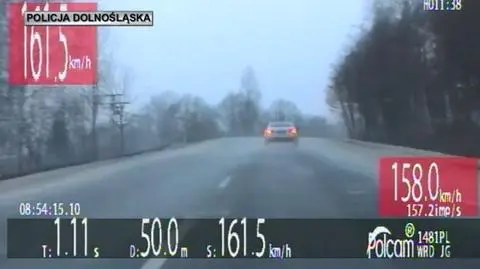 Mimo ograniczenia prędkości gnał ponad 140 km/h 