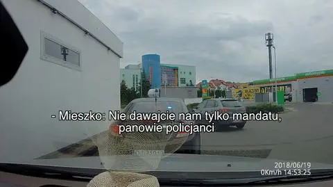 Ojciec przekroczył prędkość, czterolatek przeprasza policjantów