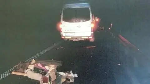 Nietypowa kolizja na A4. Fotel wypadł z samochodu