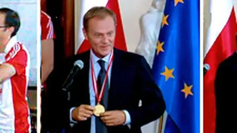Medal na szyi premiera. Zaciążył