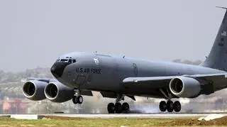 Amerykańska latająca cysterna na lotnisku w Incirlik