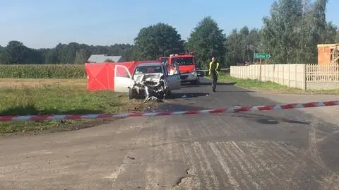 Tragiczny wypadek pod Poddębicami, dwie osoby nie żyją