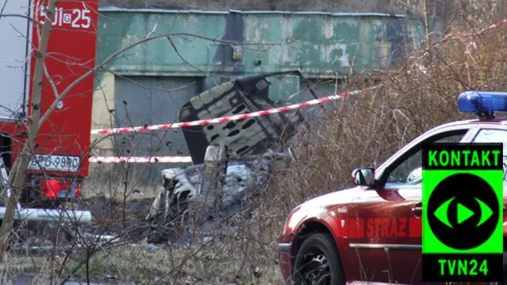 Na lotnisku wojskowym w Babich Dołach rozbił się samolot typu Bryza z czterema osobami na pokładzie. Do tragedii doszło podczas podchodzenia do lądowania. - Chciałbym złożyć kondolencje rodzinom pilotów - mówił Bogdan Klich, szef MON. Wojsko oficjalnie nie podało jednak liczby ofiar. Wiadomo, że na pokładzie były cztery osoby. 