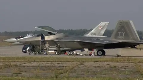 Drogi, superszybki i niemal niewidoczny. Myśliwce F-22 już w Łasku